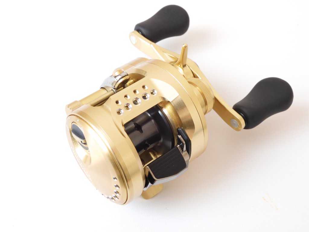 シマノ(SHIMANO) ベイトリール 両軸リール バス カルカッタコン